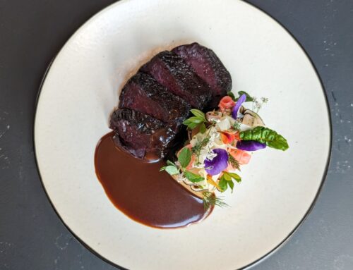 Randen-Steak mit gerösteter Fenchelcreme und veganem Jus